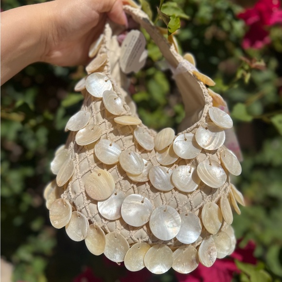 Handbags - NWT Viral Shell Seashell Embellished Cream Top Handle Bag Made in India